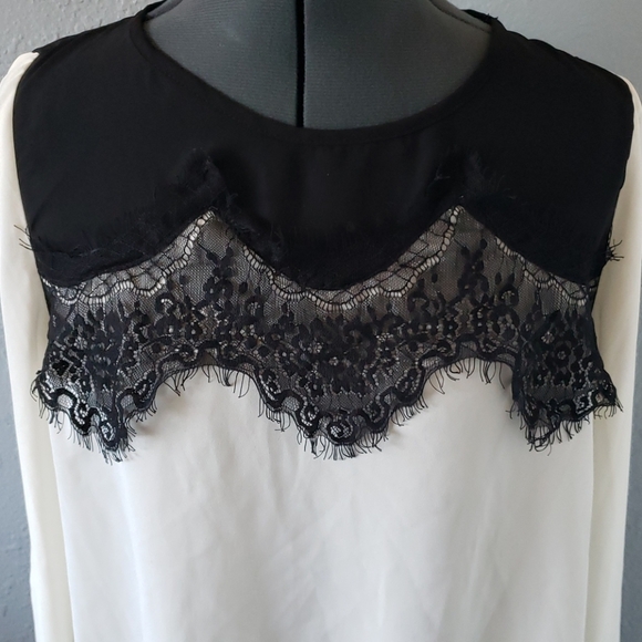 Ladies dressy top - Picture 3 of 4